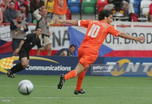 AVEIRO, PORTUGAL - JUNE 19: Ruud Van Nistelrooy of Holland celebrates after scoring the second goal during the UEFA Euro 2004, Group D match between Holland and the Czech Rep at the Municiple de Aveiro Stadium on June 19, 2004 in Aveiro, Portugal. (Photo by Laurence Griffiths/Getty Images) *** Local Caption *** Ruud Van Nistelrooy