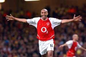 Arsenal's Thierry Henry celebrates at the end of the game after the 1-0 win against Southampton